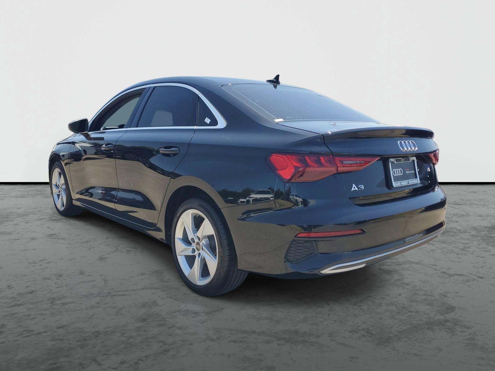 Used 2023 Audi A3 2.0T Premium FWD image 3