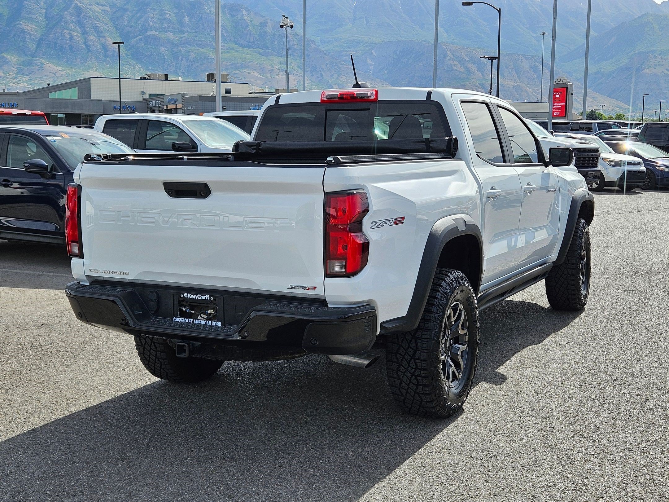 Used 2026 Chevrolet Colorado ZR2 w/ Technology Package AWD/4WD image 3