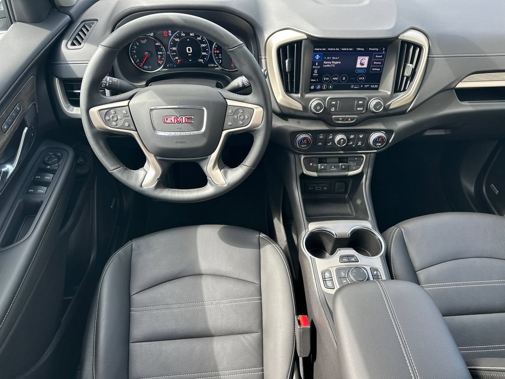 Used 2024 GMC Terrain Denali w/ Denali Premium Package AWD/4WD image 24