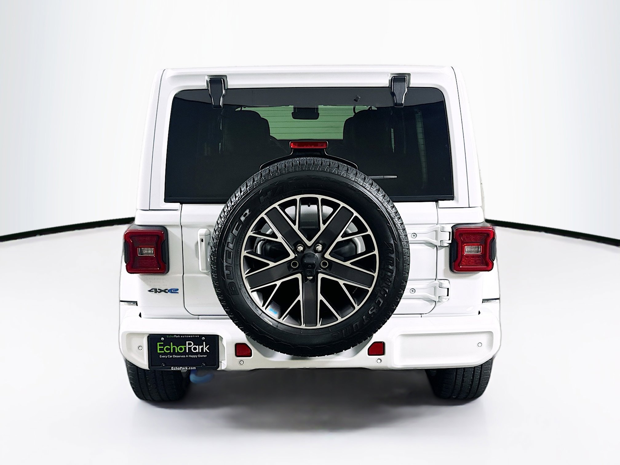 Used 2023 Jeep Wrangler Unlimited Sahara AWD/4WD image 7