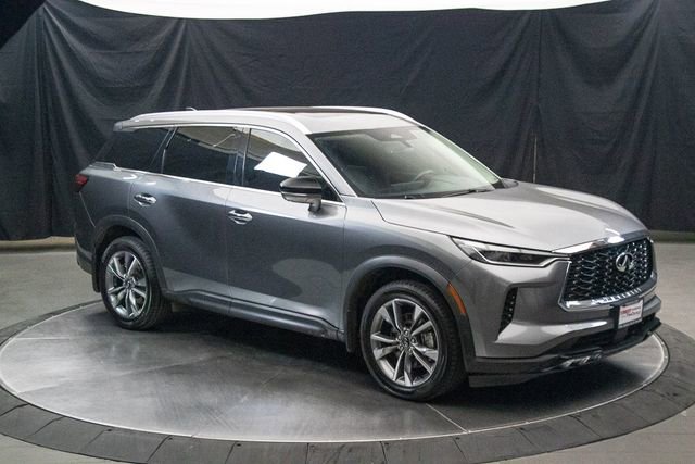 Used 2023 INFINITI QX60 Luxe w/ Cargo Package AWD/4WD image 3