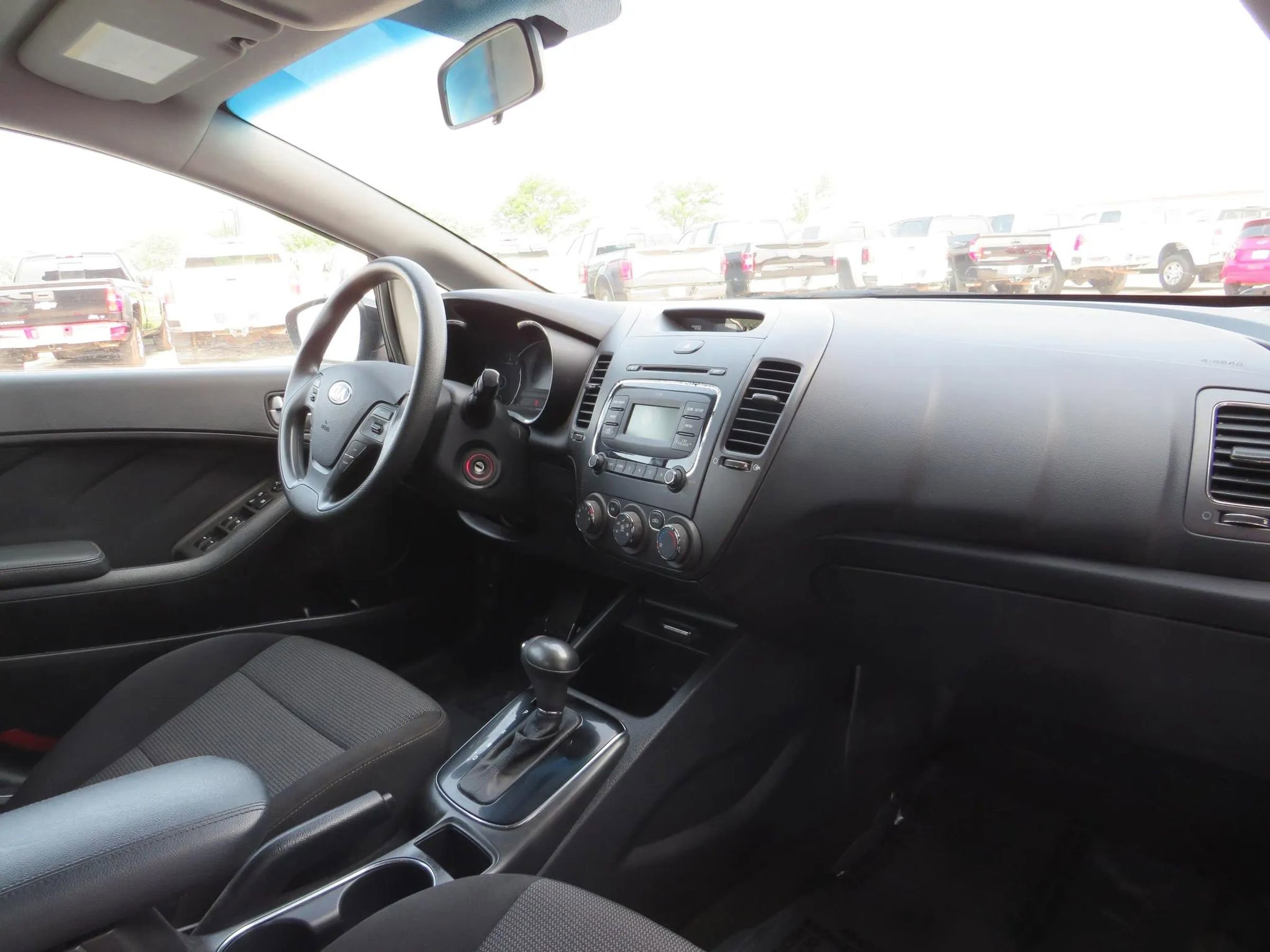 Used 2017 Kia Forte LX image 10