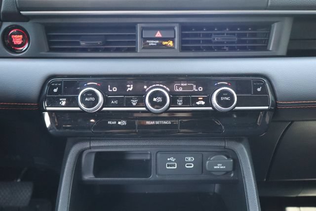 Used 2025 Honda Pilot Sport image 13