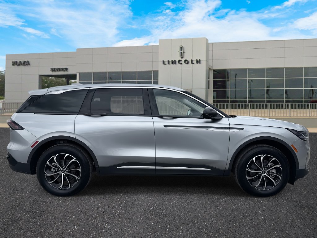 New 2026 Lincoln Nautilus Premier AWD/4WD image 2