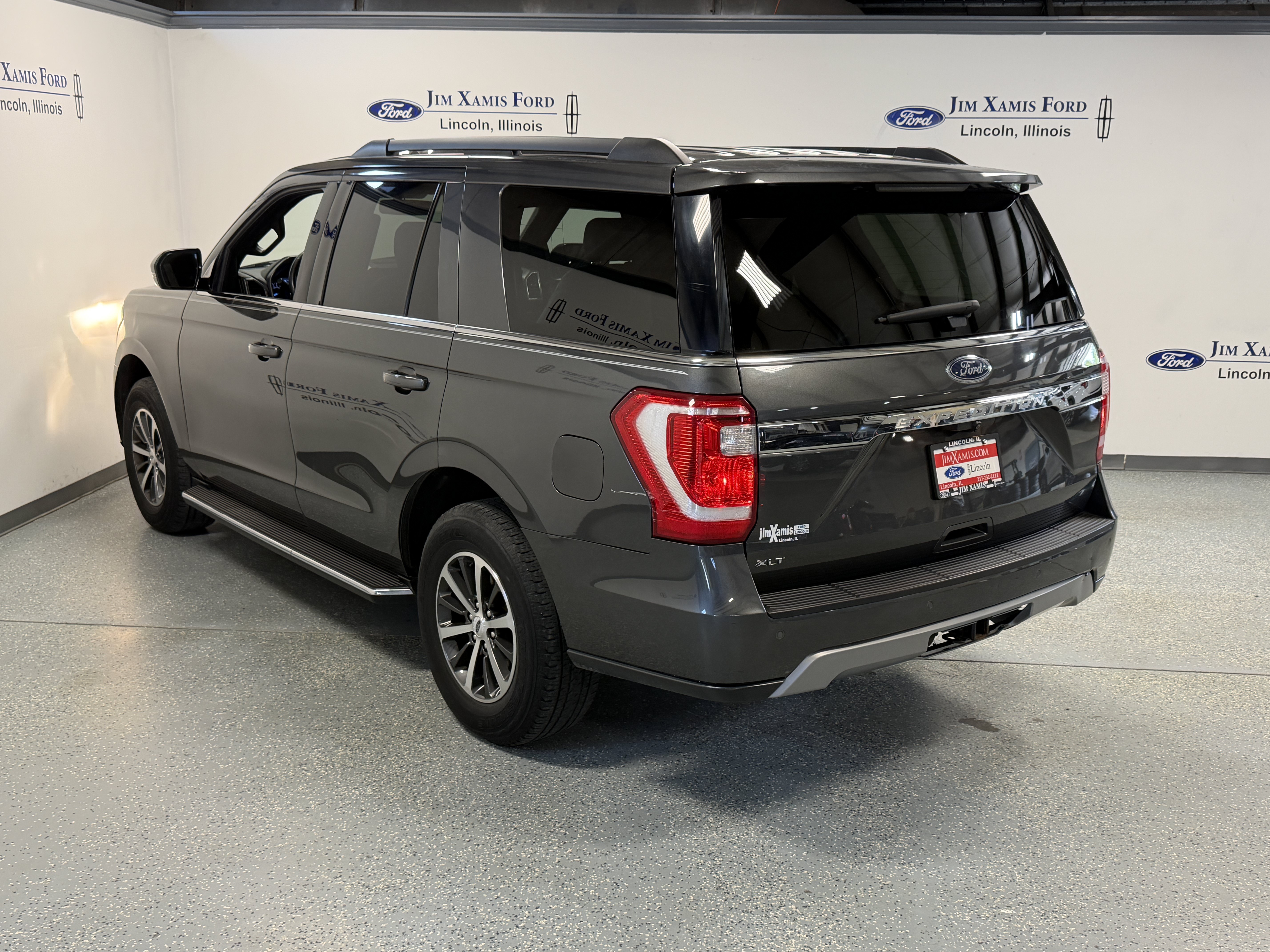 Used 2019 Ford Expedition XLT w/ Equipment Group 202A AWD/4WD image 34