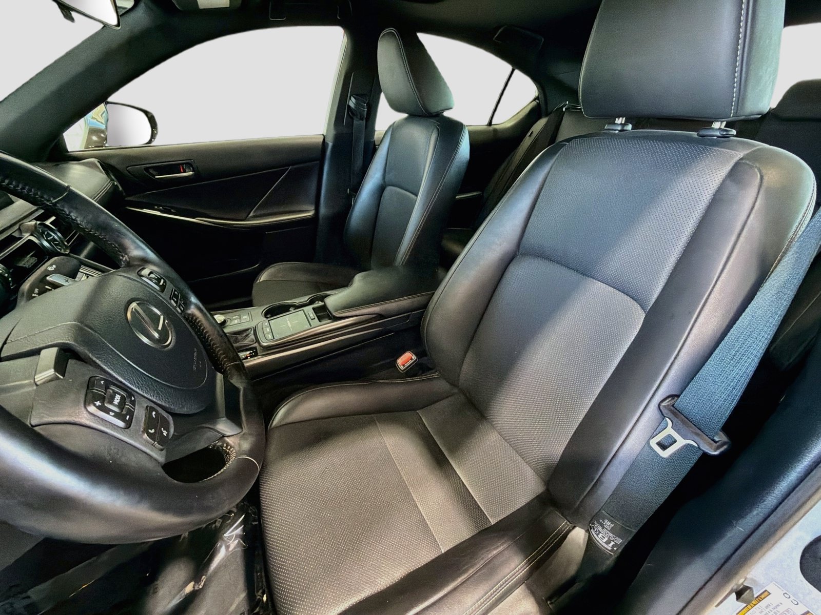 Used 2024 Lexus IS 350 F Sport RWD image 13