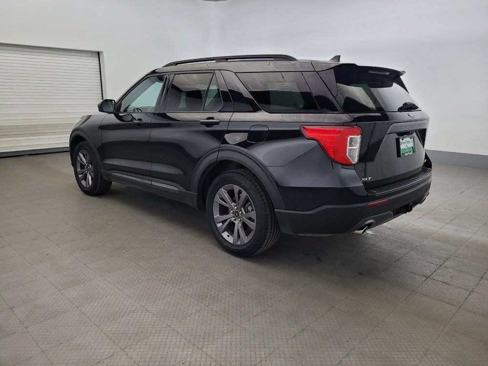 Used 2022 Ford Explorer XLT w/ Equipment Group 202A AWD/4WD image 3