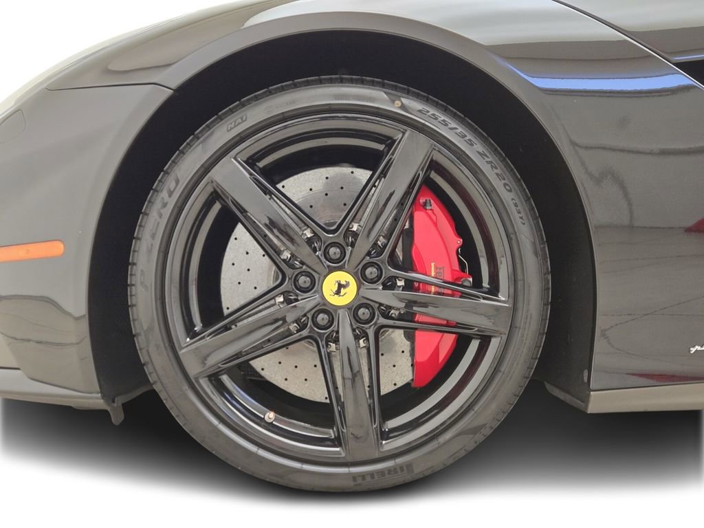 Used 2015 Ferrari F12 Berlinetta image 13