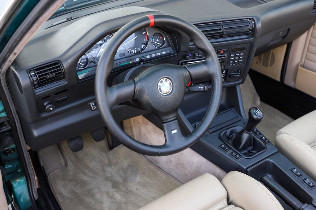 Used 1992 BMW 325i Convertible RWD image 15