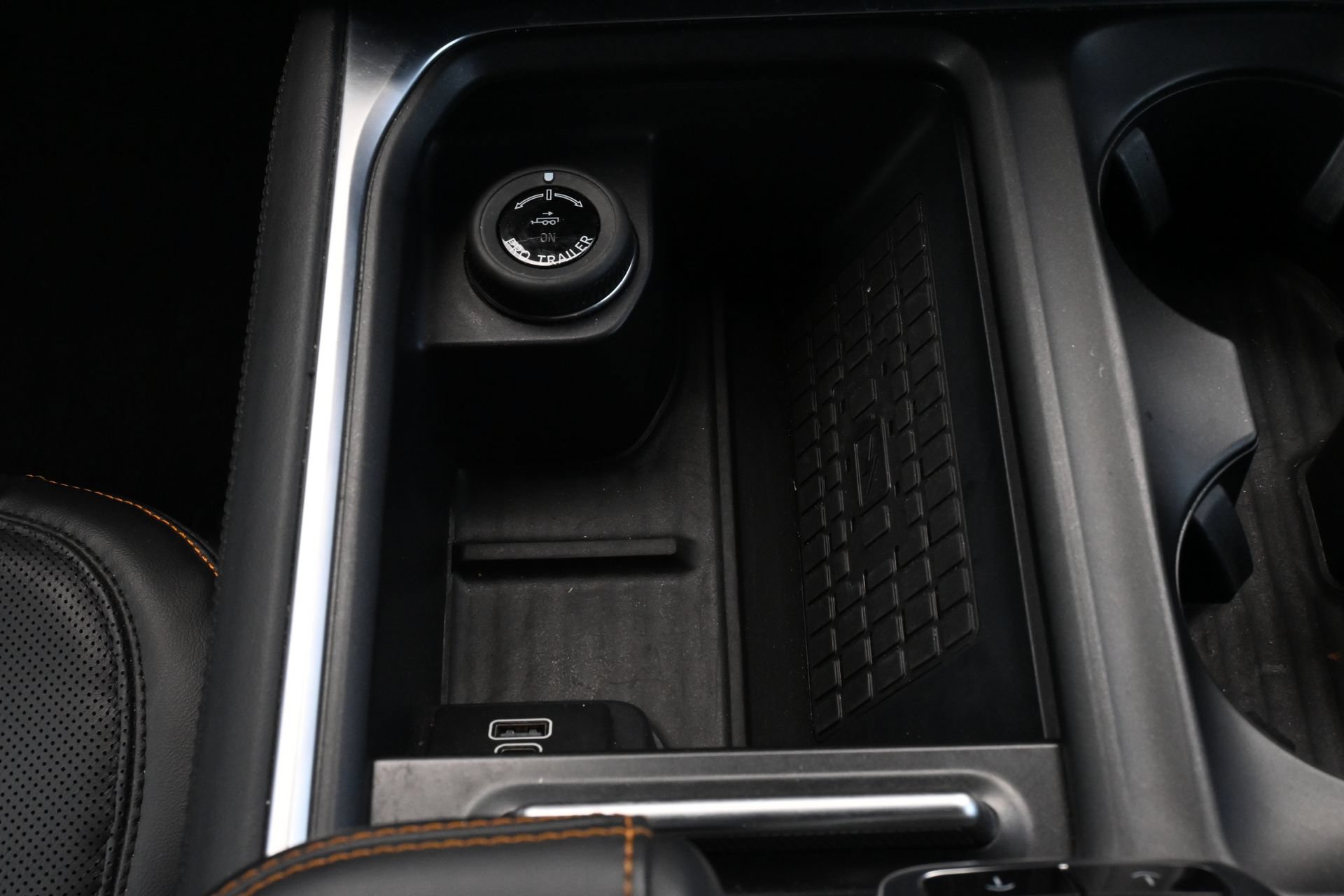 Used 2025 Ford Expedition Tremor AWD/4WD image 17
