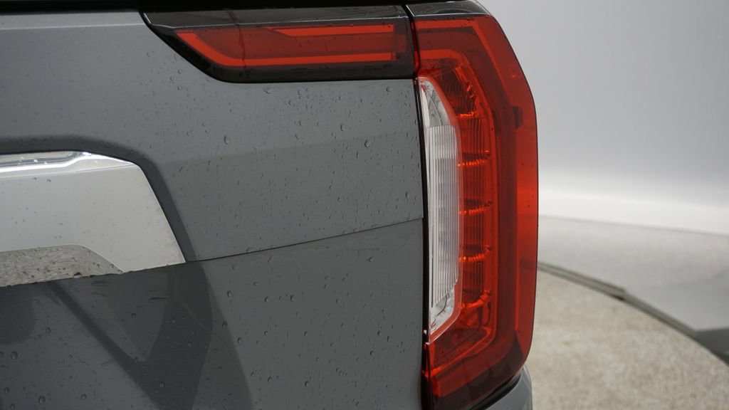 Used 2021 GMC Yukon XL SLT w/ SLT Premium Package image 23