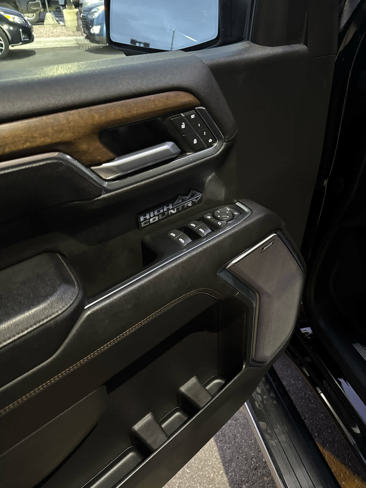 Certified 2023 Chevrolet Silverado 1500 High Country w/ Technology Package image 17