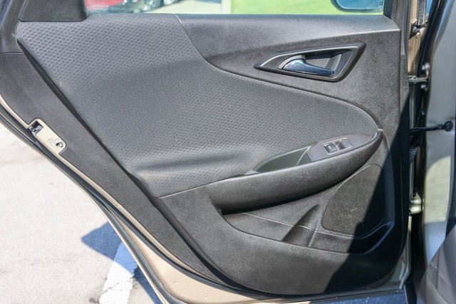 Used 2025 Chevrolet Malibu LT image 12