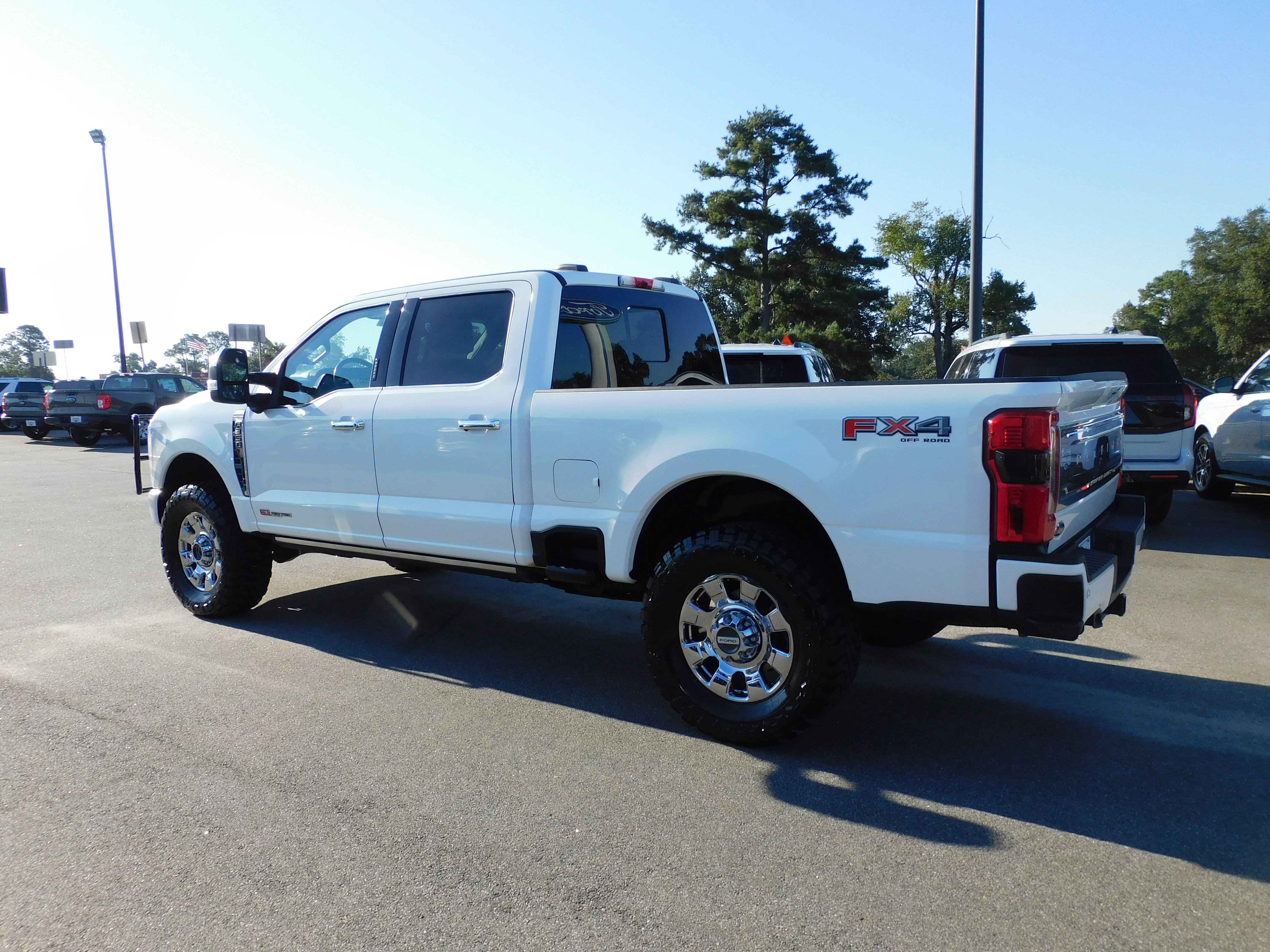 Used 2024 Ford F350 Platinum w/ FX4 Off-Road Package image 7