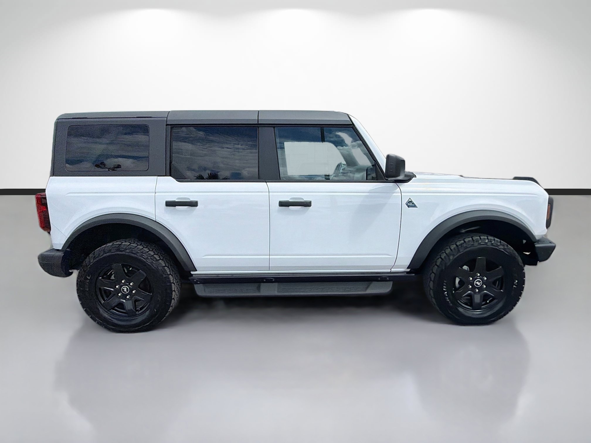 Used 2024 Ford Bronco Black Diamond AWD/4WD image 2