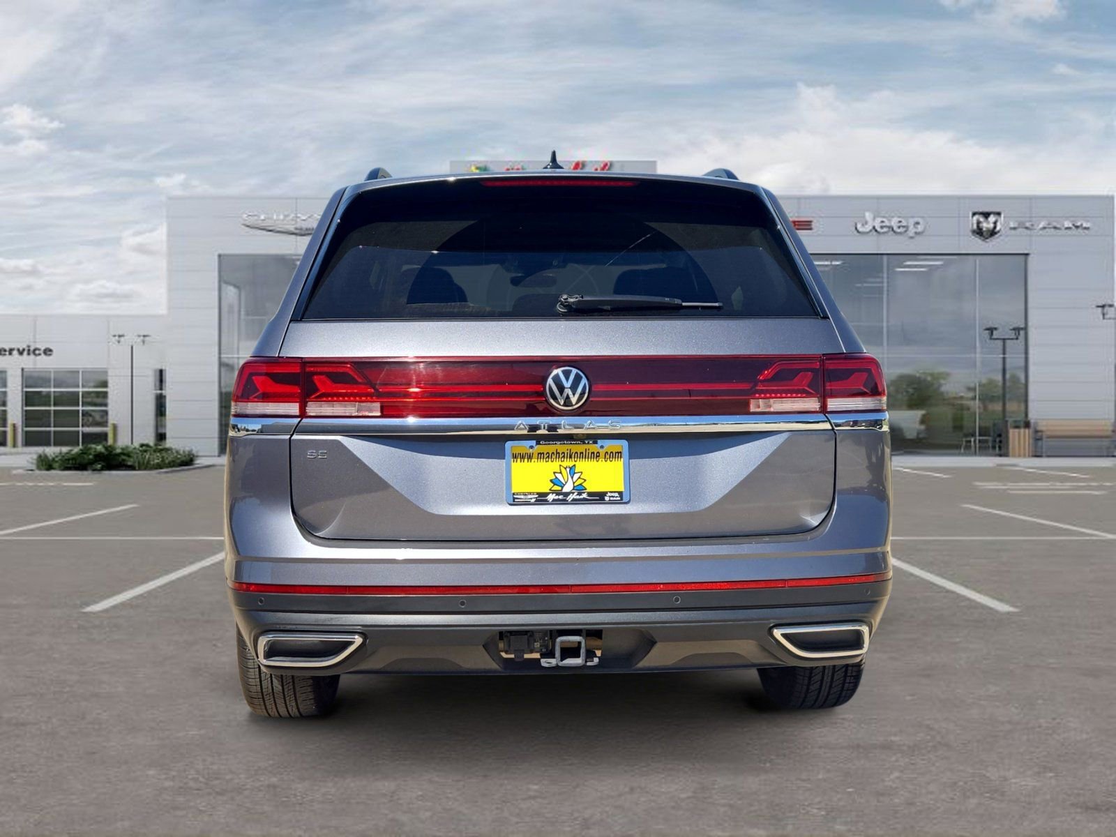 Used 2025 Volkswagen Atlas SE FWD image 4