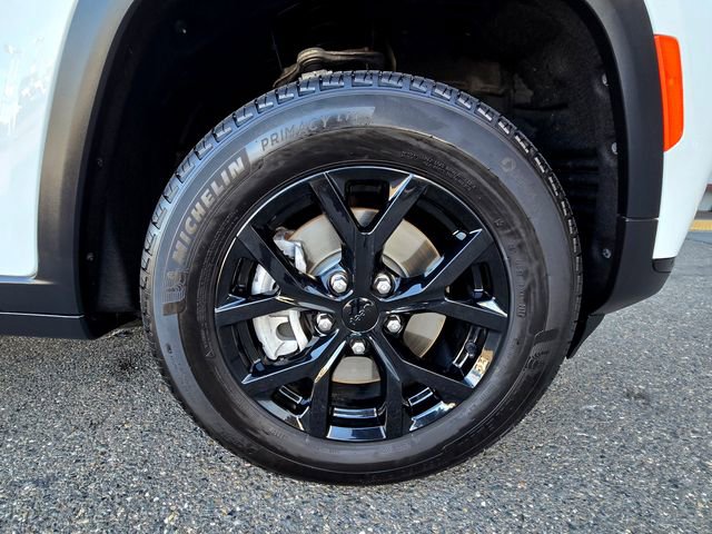 Certified 2024 Jeep Grand Cherokee L Altitude image 34