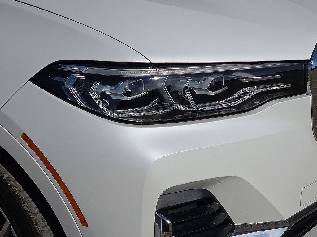 Used 2020 BMW X7 xDrive50i w/ Dynamic Handling Package AWD/4WD image 11