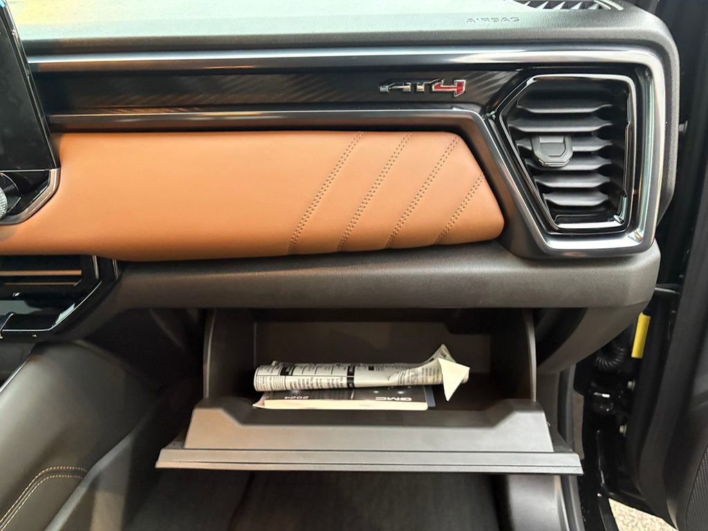 Used 2024 GMC Canyon AT4 image 33