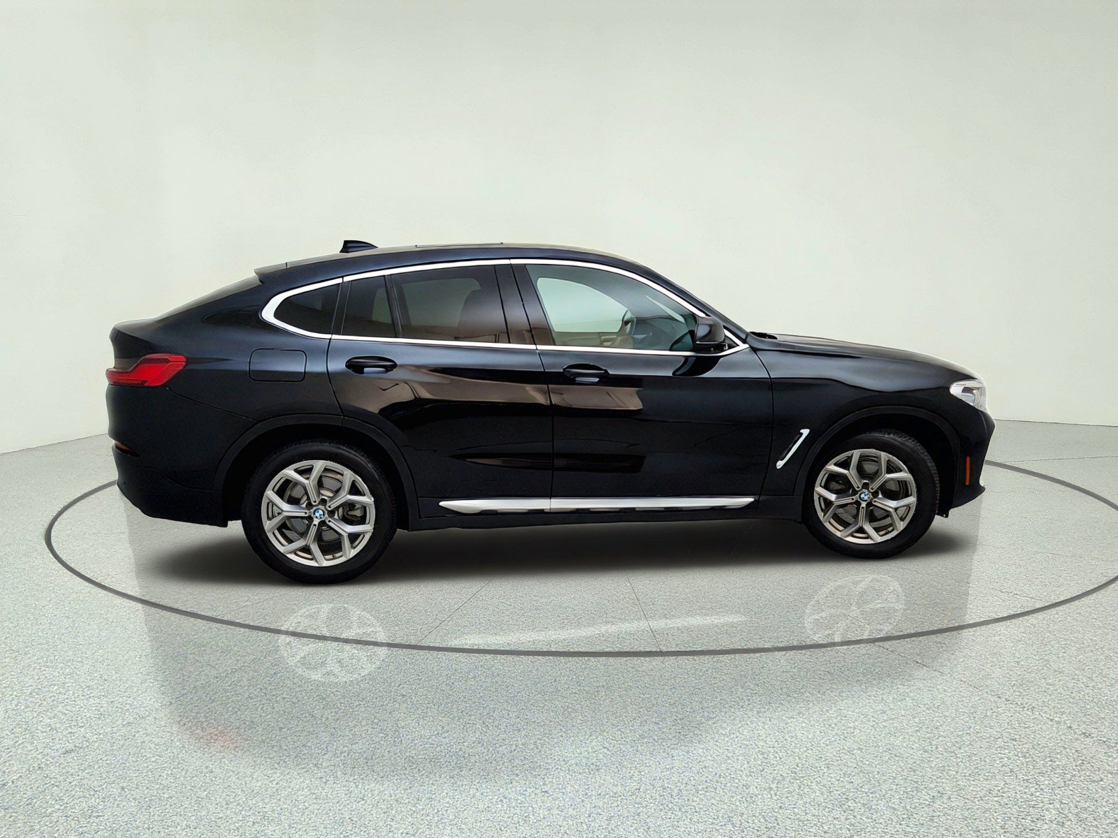 Used 2020 BMW X4 xDrive30i w/ Premium Package AWD/4WD image 5