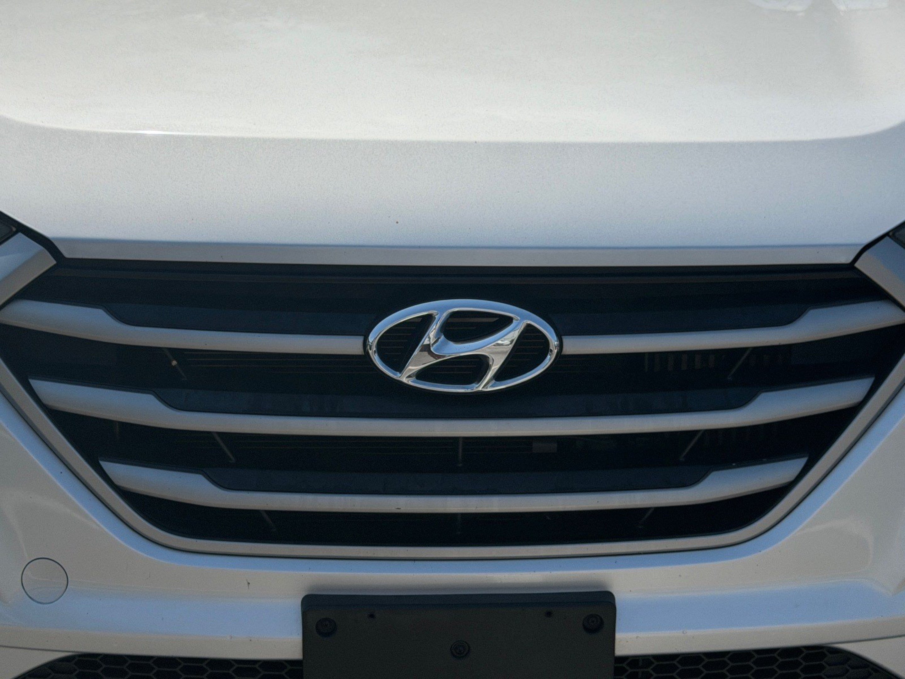 Used 2018 Hyundai Tucson Value AWD/4WD image 40