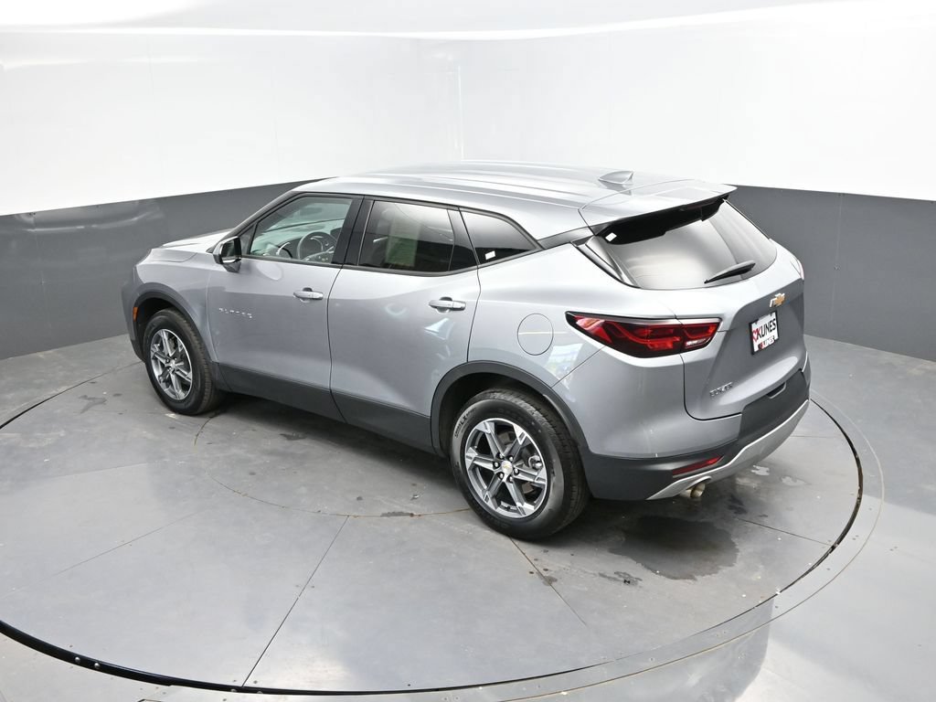 Used 2025 Chevrolet Blazer LT FWD image 25
