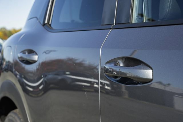 New 2026 Nissan Kicks SV image 10