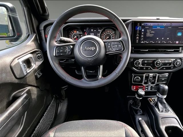 Used 2024 Jeep Wrangler Unlimited Rubicon AWD/4WD image 5