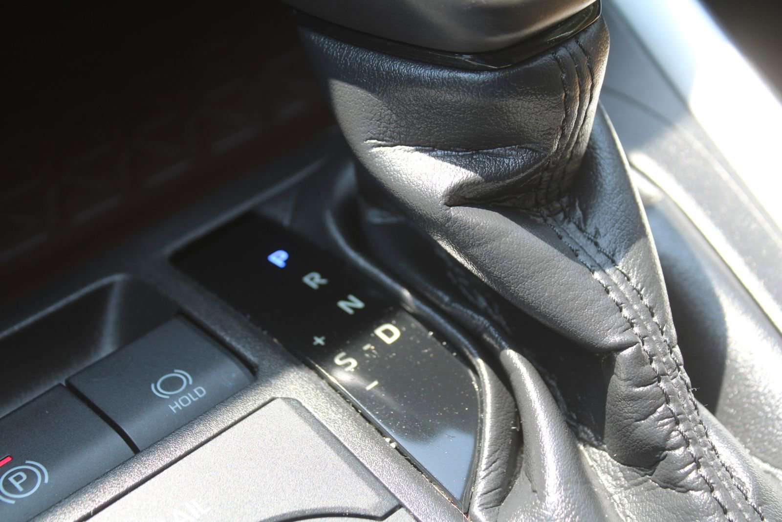 Used 2022 Toyota RAV4 Limited AWD/4WD image 38