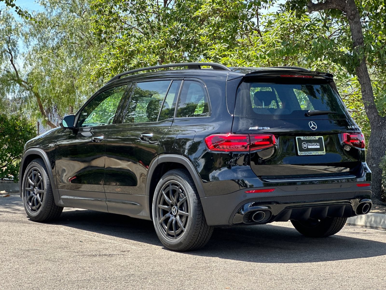 Used 2025 Mercedes-Benz GLB 35 AMG 4MATIC image 5
