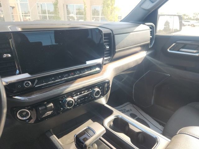 Used 2023 Chevrolet Silverado 1500 LT Trail Boss w/ Protection Package AWD/4WD image 5