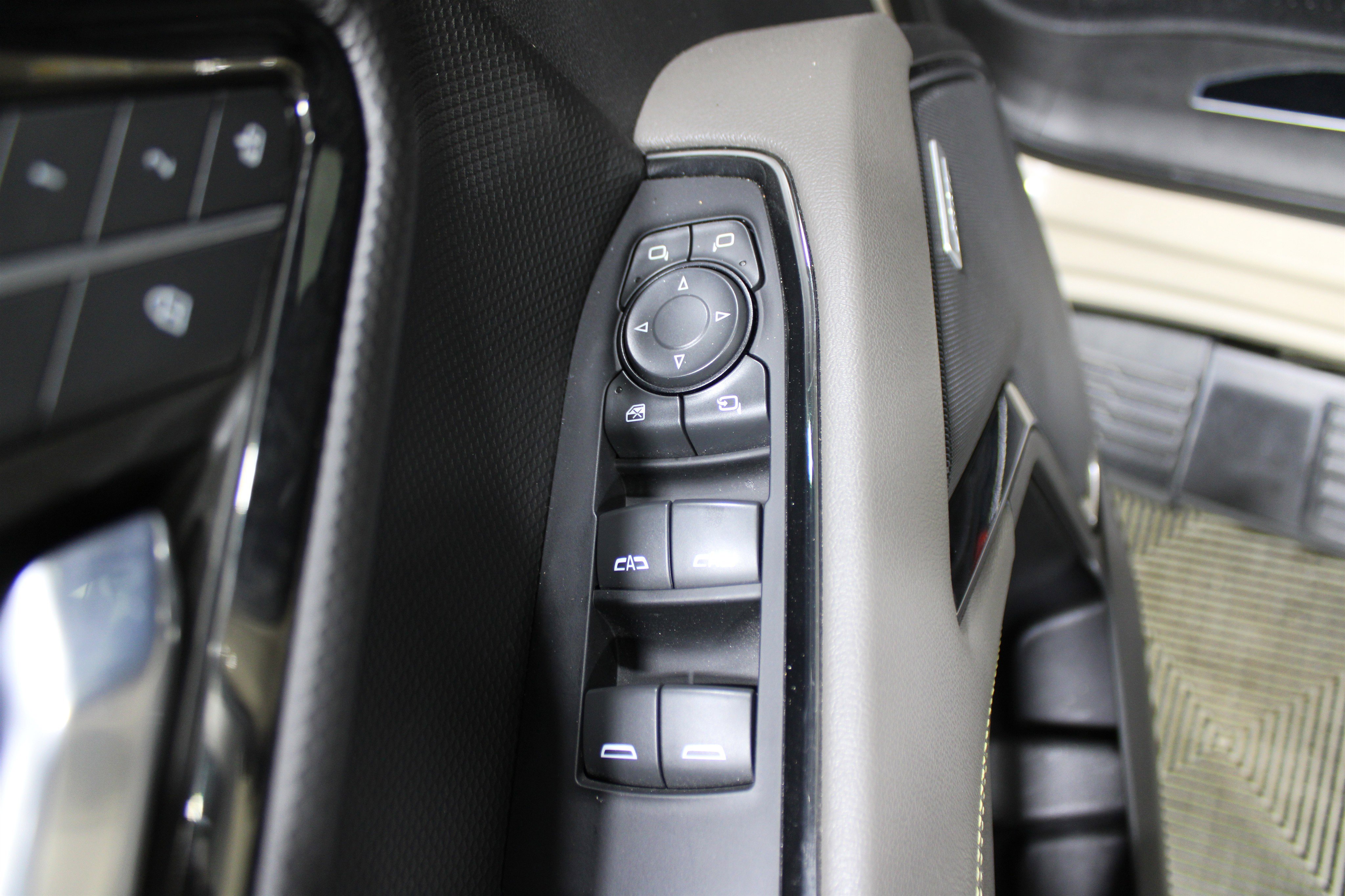 Used 2023 Chevrolet Silverado 1500 ZR2 image 8