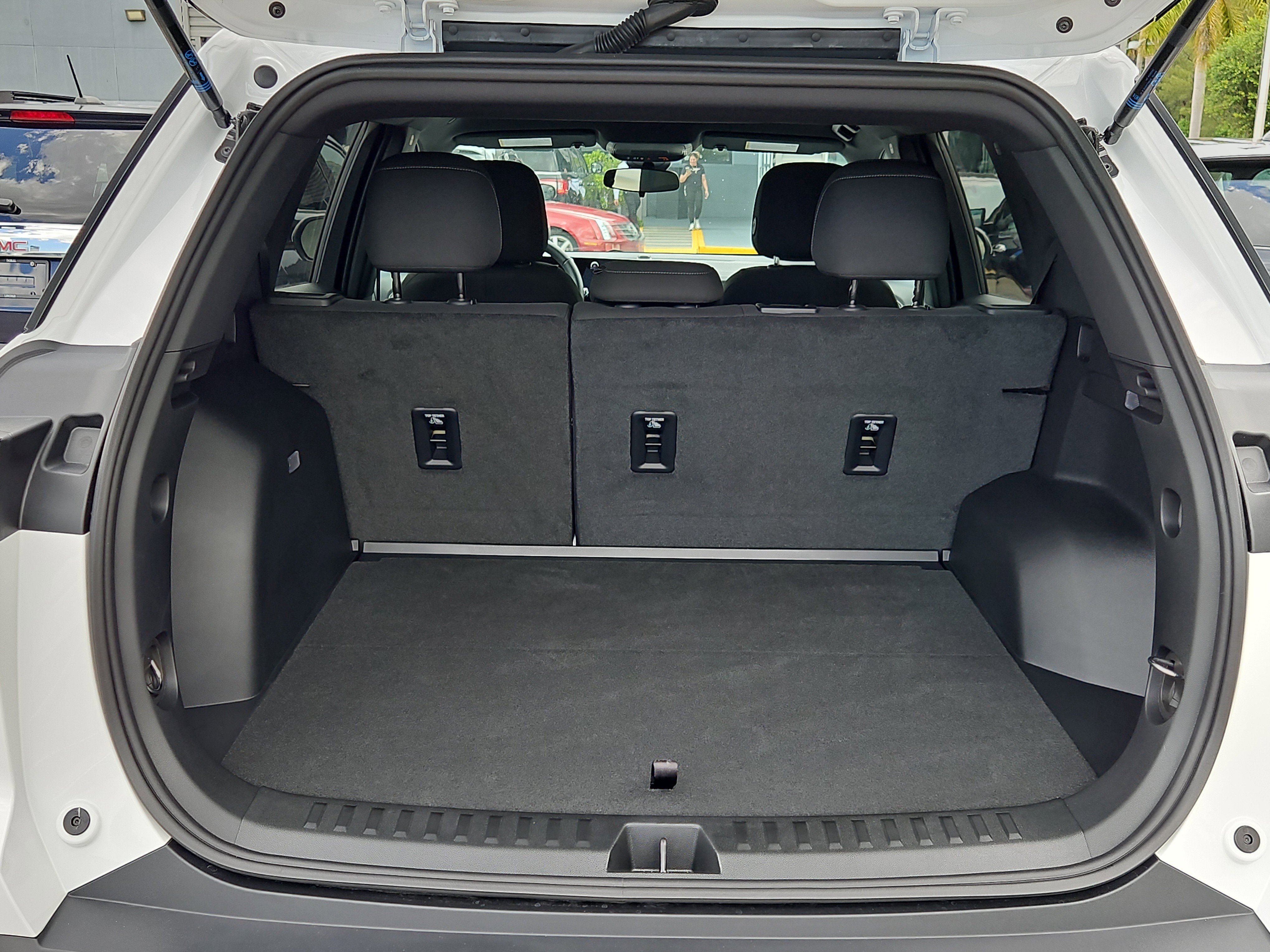 Used 2025 Chevrolet Equinox LT image 6