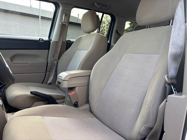 Used 2014 Jeep Patriot Sport image 11