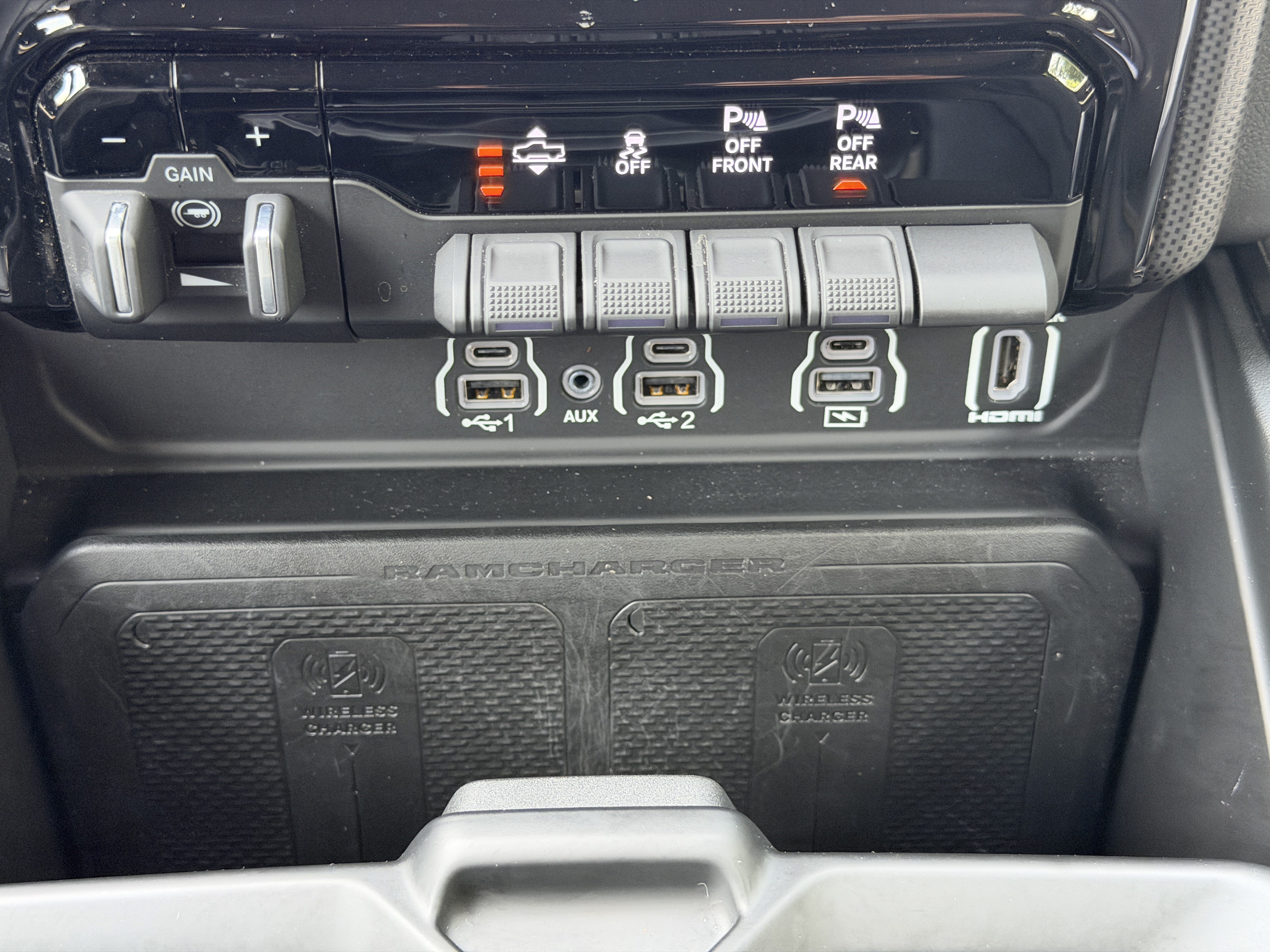 Used 2025 RAM 1500 Limited w/ Off Road Group AWD/4WD image 26