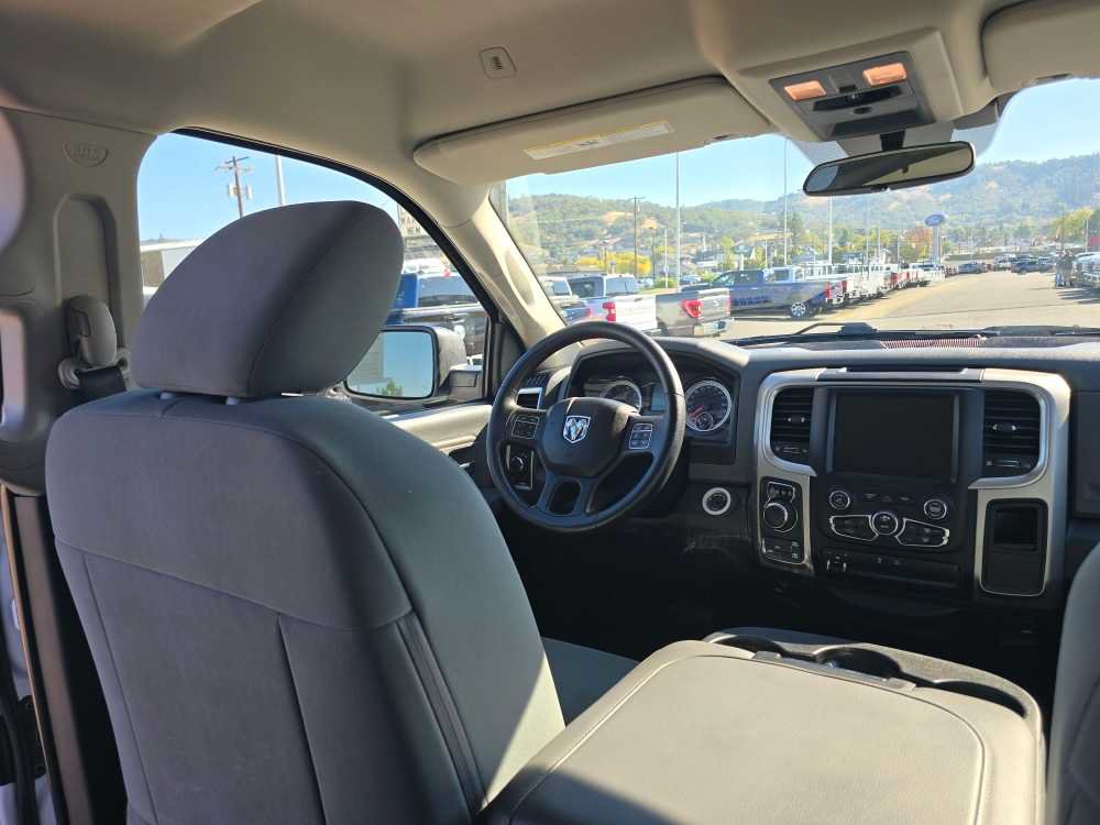 Used 2017 RAM 1500 Classic SLT AWD/4WD image 11