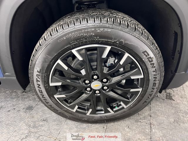 New 2026 Chevrolet Traverse LT w/ Sun and Wheel Package FWD image 17