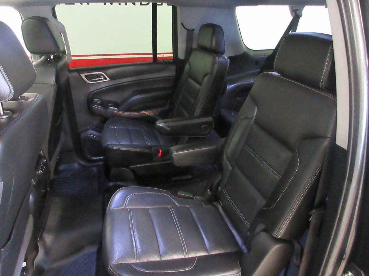 Used 2020 GMC Yukon XL Denali w/ Denali Premium Package AWD/4WD image 24