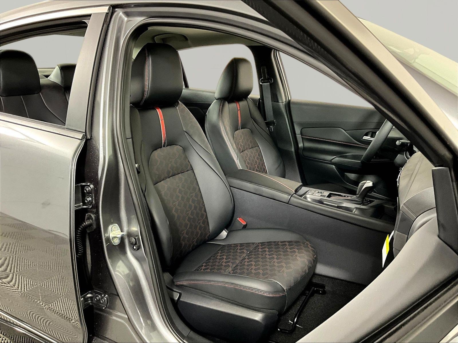 New 2026 Nissan Sentra SR w/ SR Premium Package FWD image 19