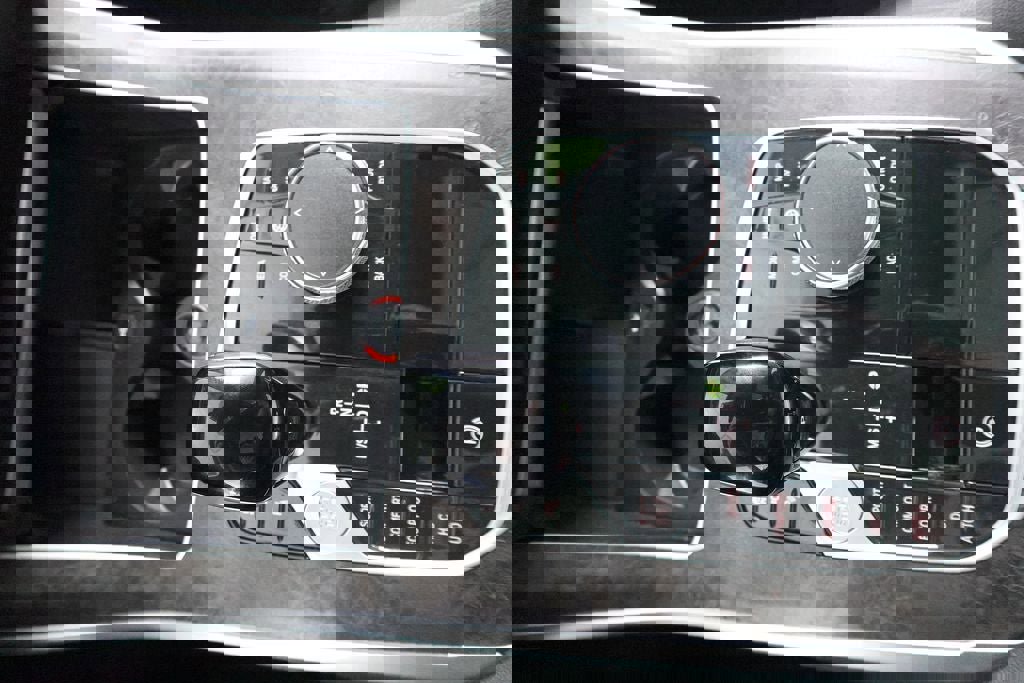 Used 2022 BMW X5 xDrive40i w/ Parking Assistance Package image 22