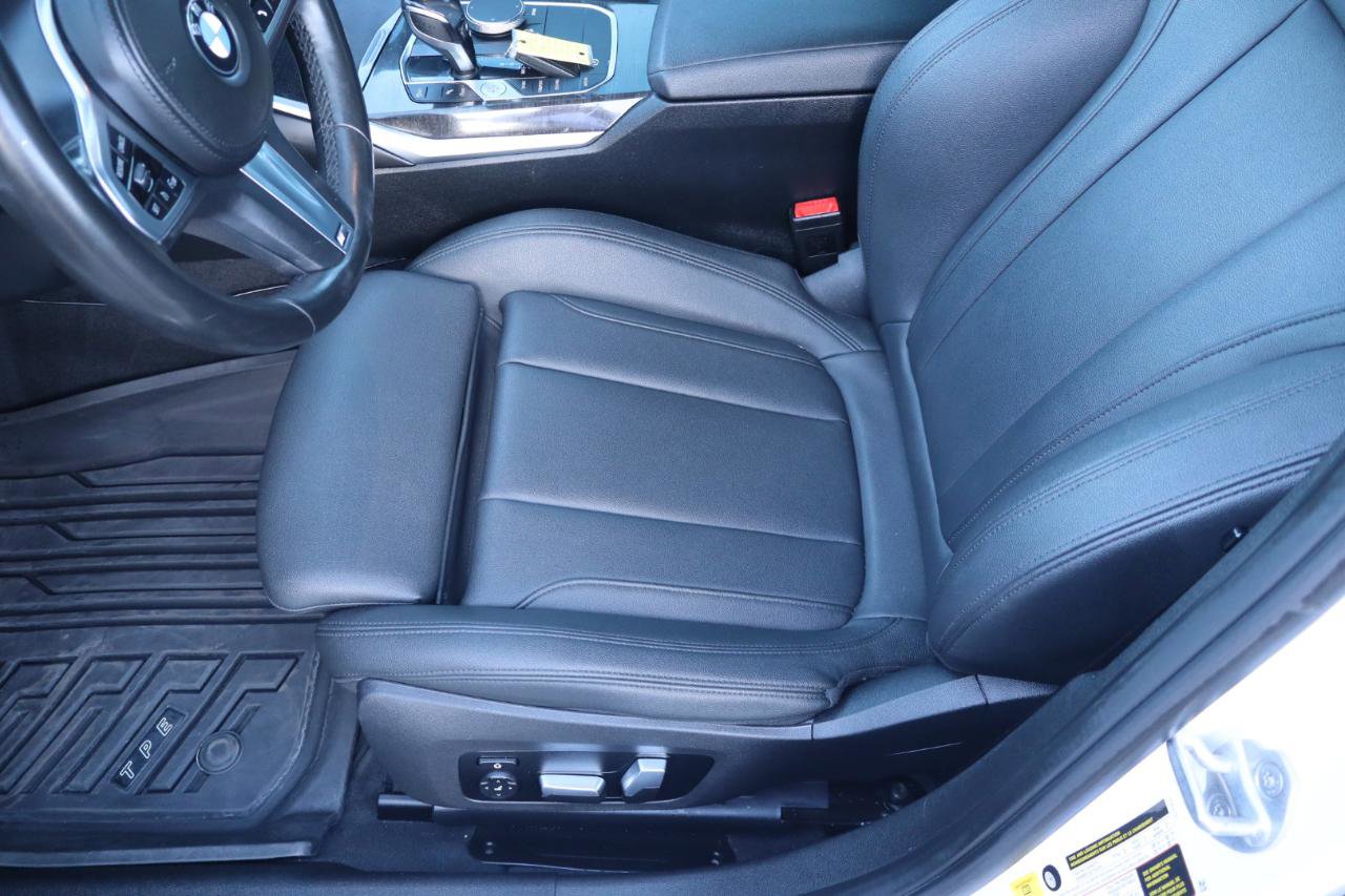 Used 2019 BMW 330i Sedan w/ M Sport Package RWD image 13