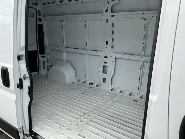 Used 2026 RAM ProMaster 2500 w/ Convenience Group FWD image 10
