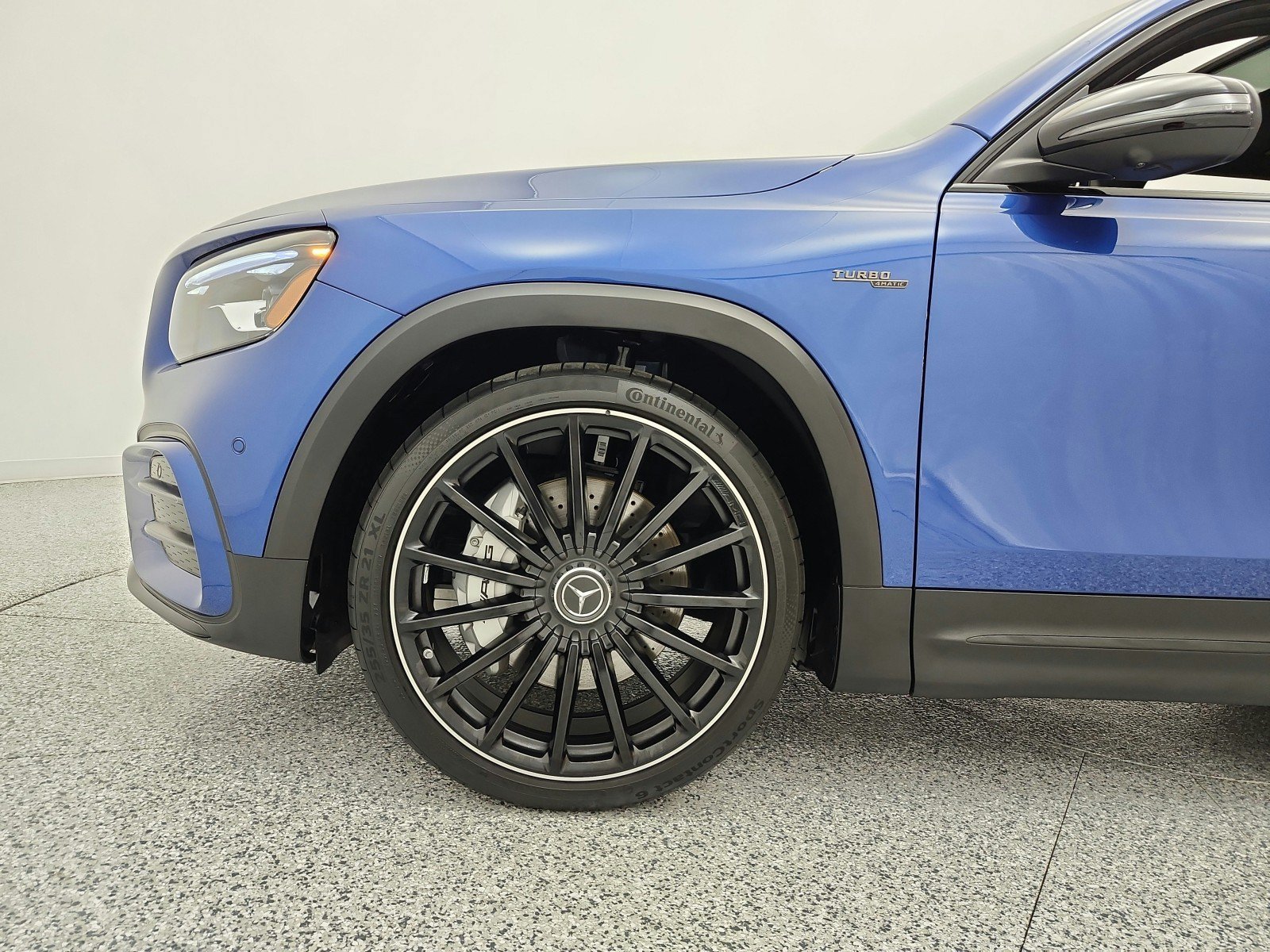 Used 2025 Mercedes-Benz GLB 35 AMG 4MATIC image 18