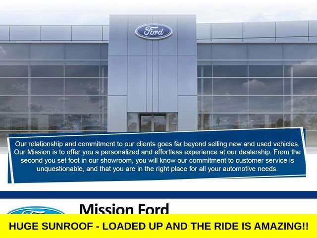 Used 2023 Lincoln Nautilus Reserve w/ Class II Trailer Tow Package image 12