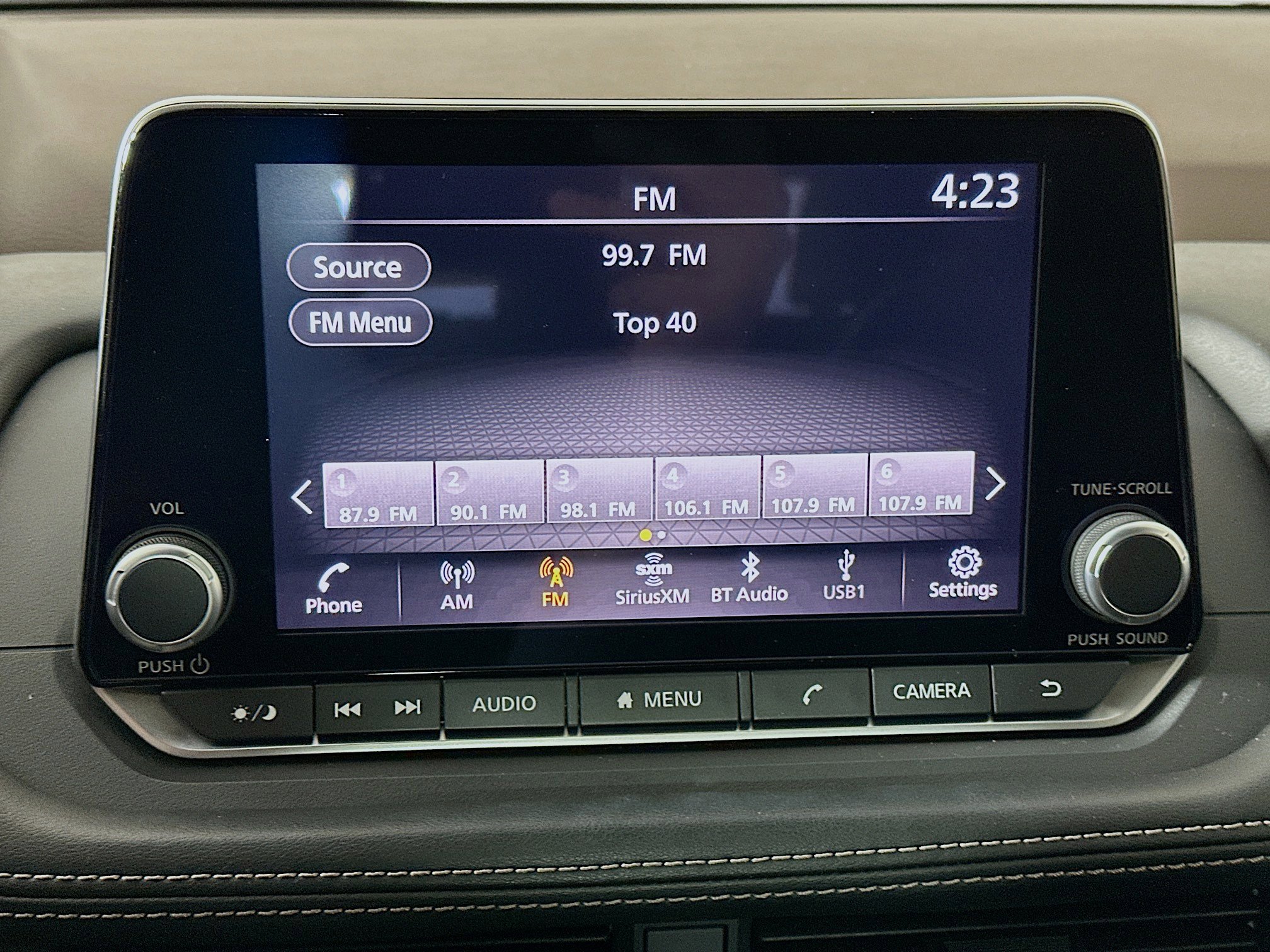 Used 2023 Nissan Rogue SV image 21