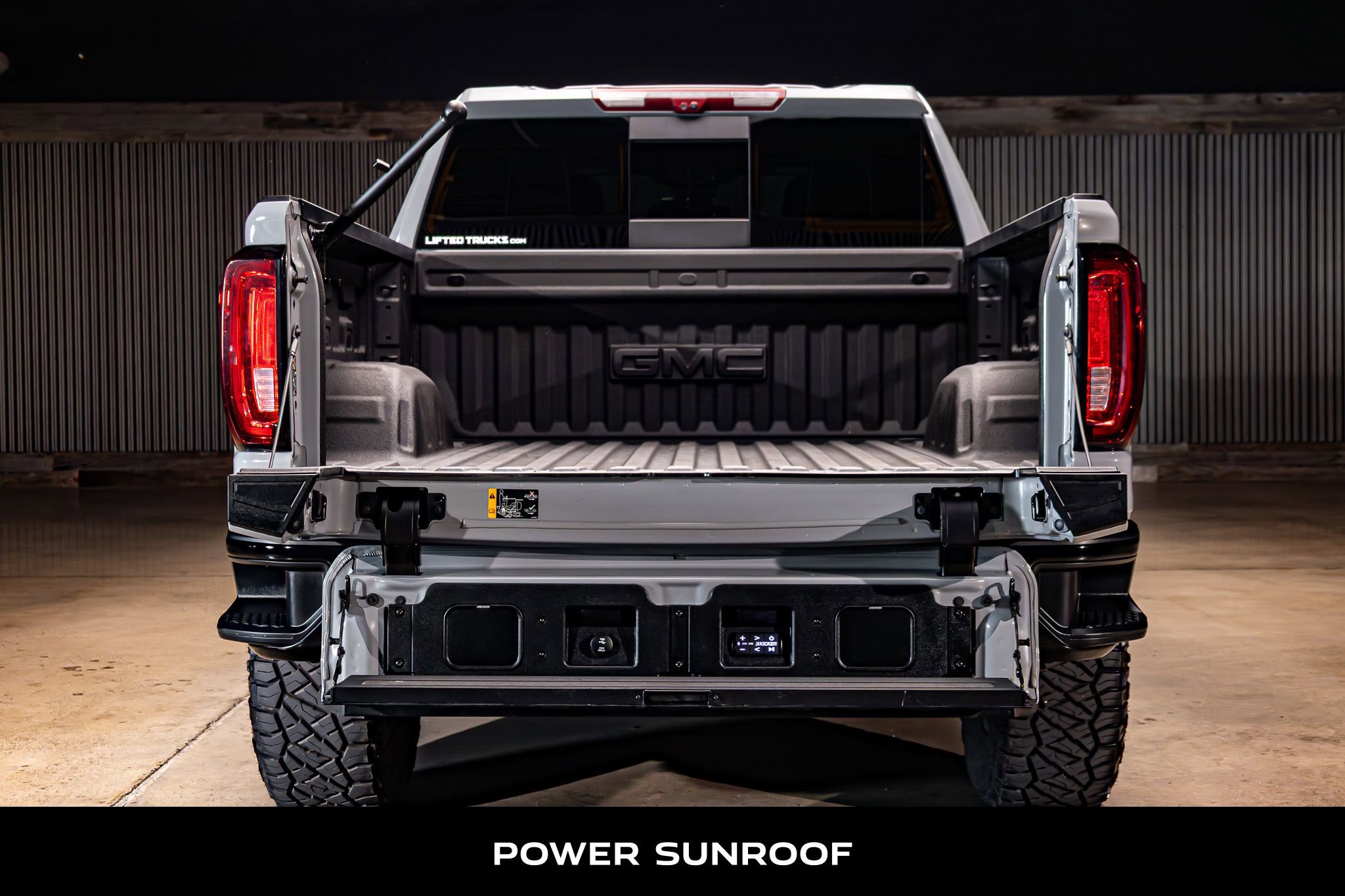 Used 2025 GMC Sierra 1500 AT4X image 8