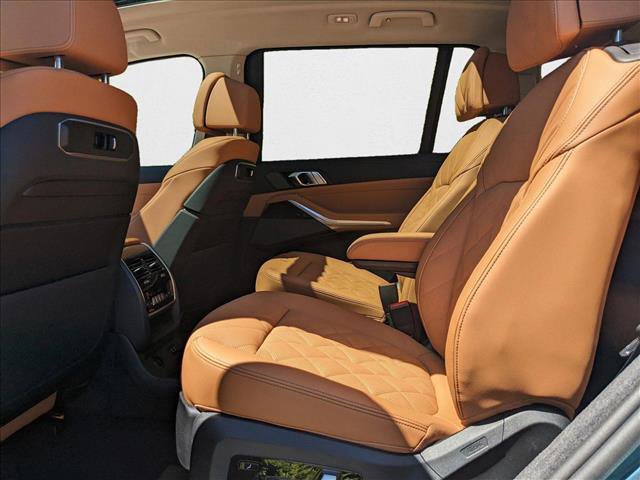 Used 2026 BMW X7 xDrive40i w/ Premium Package image 17