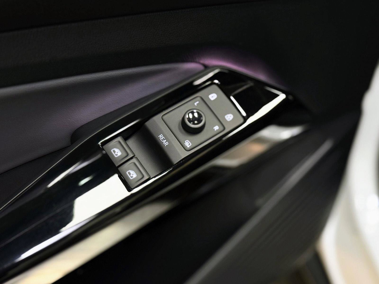 Used 2022 Volkswagen ID.4 Pro image 12