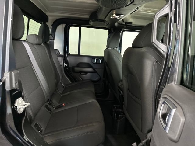 Used 2023 Jeep Gladiator Overland image 26