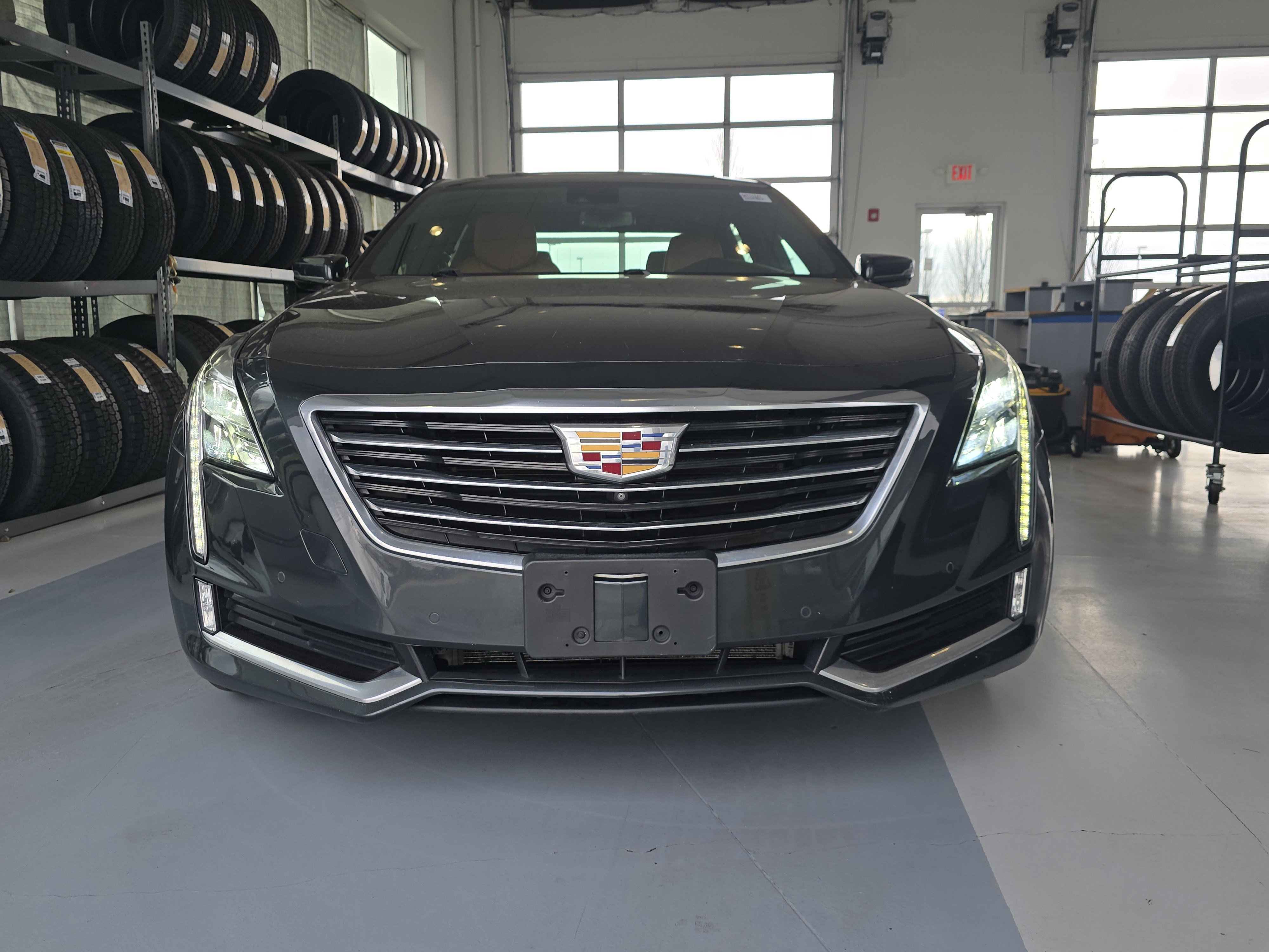 Used 2016 Cadillac CT6 Luxury image 2